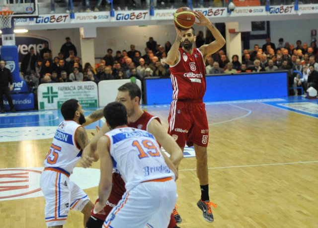 Foto da Pallacanestrovarese.it 