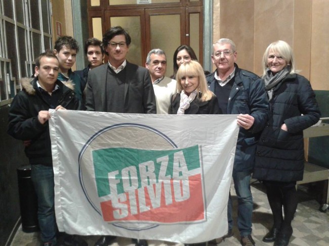 no-tax-day-il-club-forza-silvio-busto-arsizio-scende-in-piazza