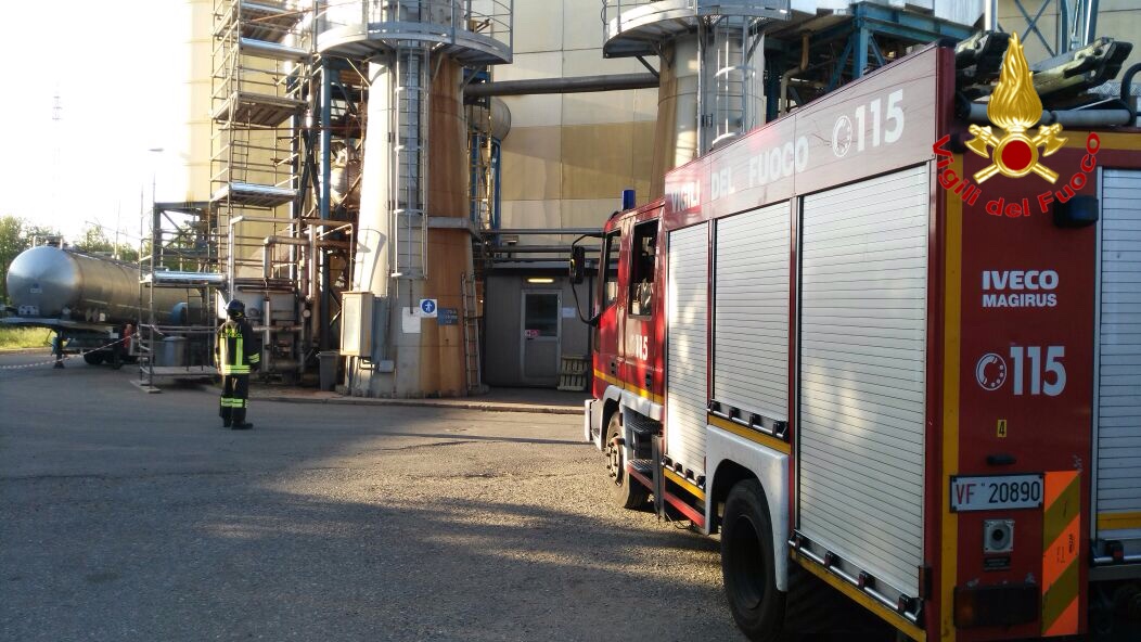 Foto 21-04-15 19 00 58