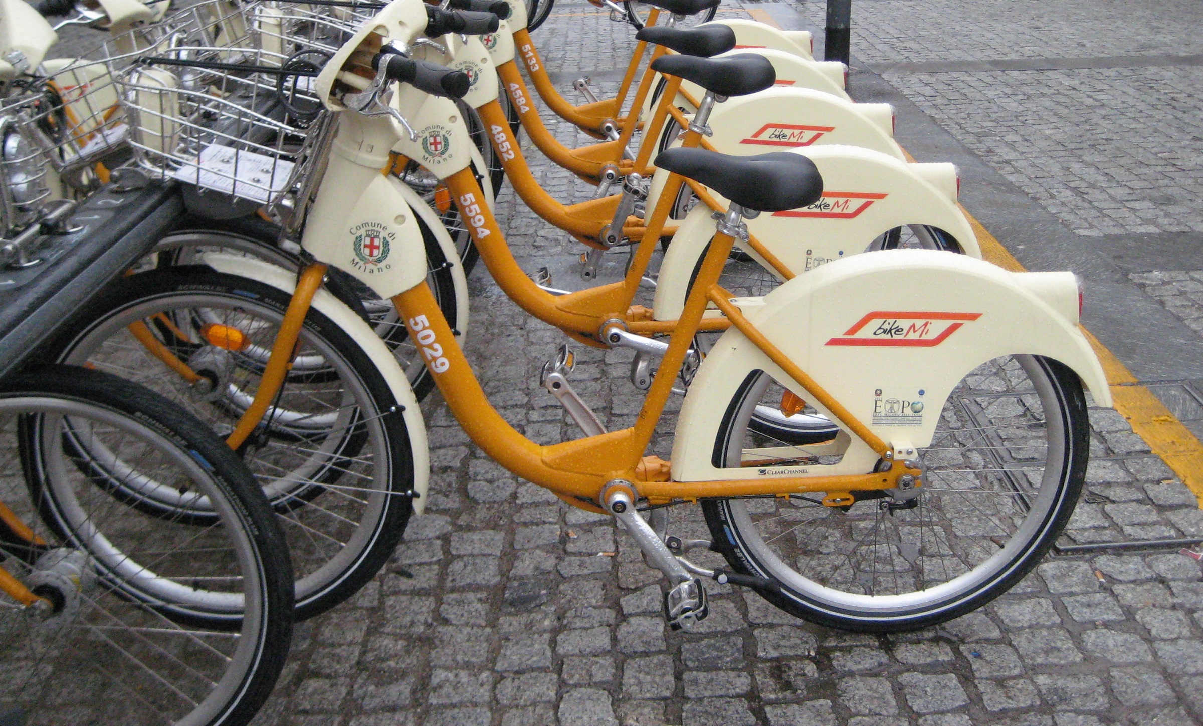 Busto Arsizio Il Comune Vuole Vietare Il Parcheggio Delle Biciclette 
